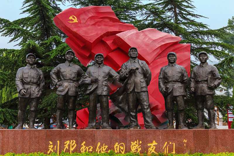 革命人物雕塑，劉鄧和他的戰(zhàn)友們雕像